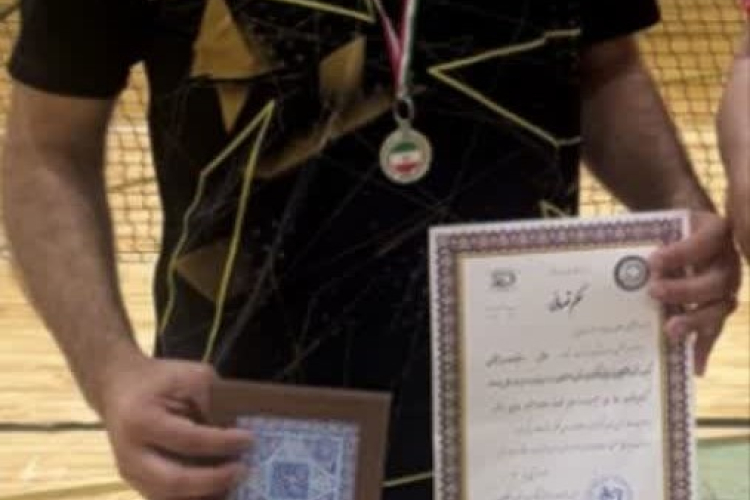 درخشش عضو هیأت علمی دانشکده فناوری‌های نوین علوم پزشکی در رقابت‌های بدمینتون استان اصفهان